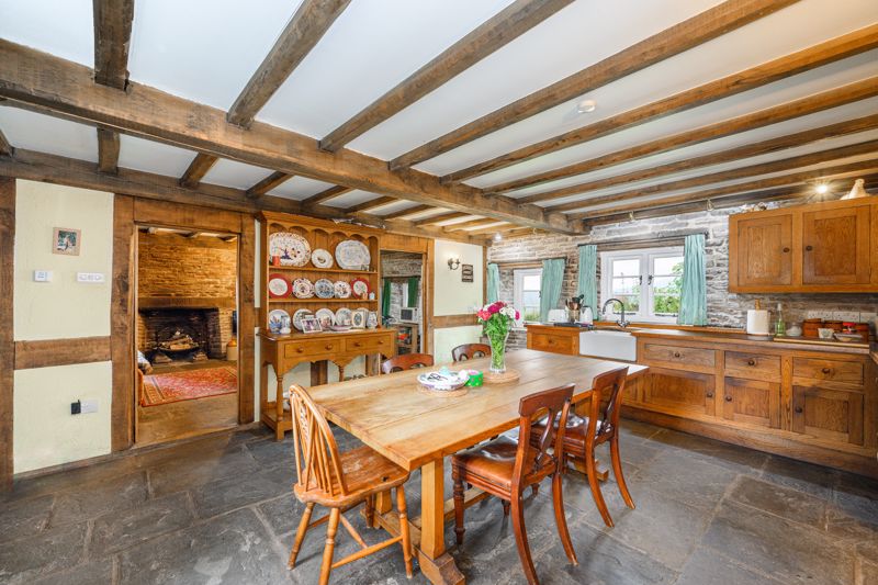 Kitchen- click for photo gallery